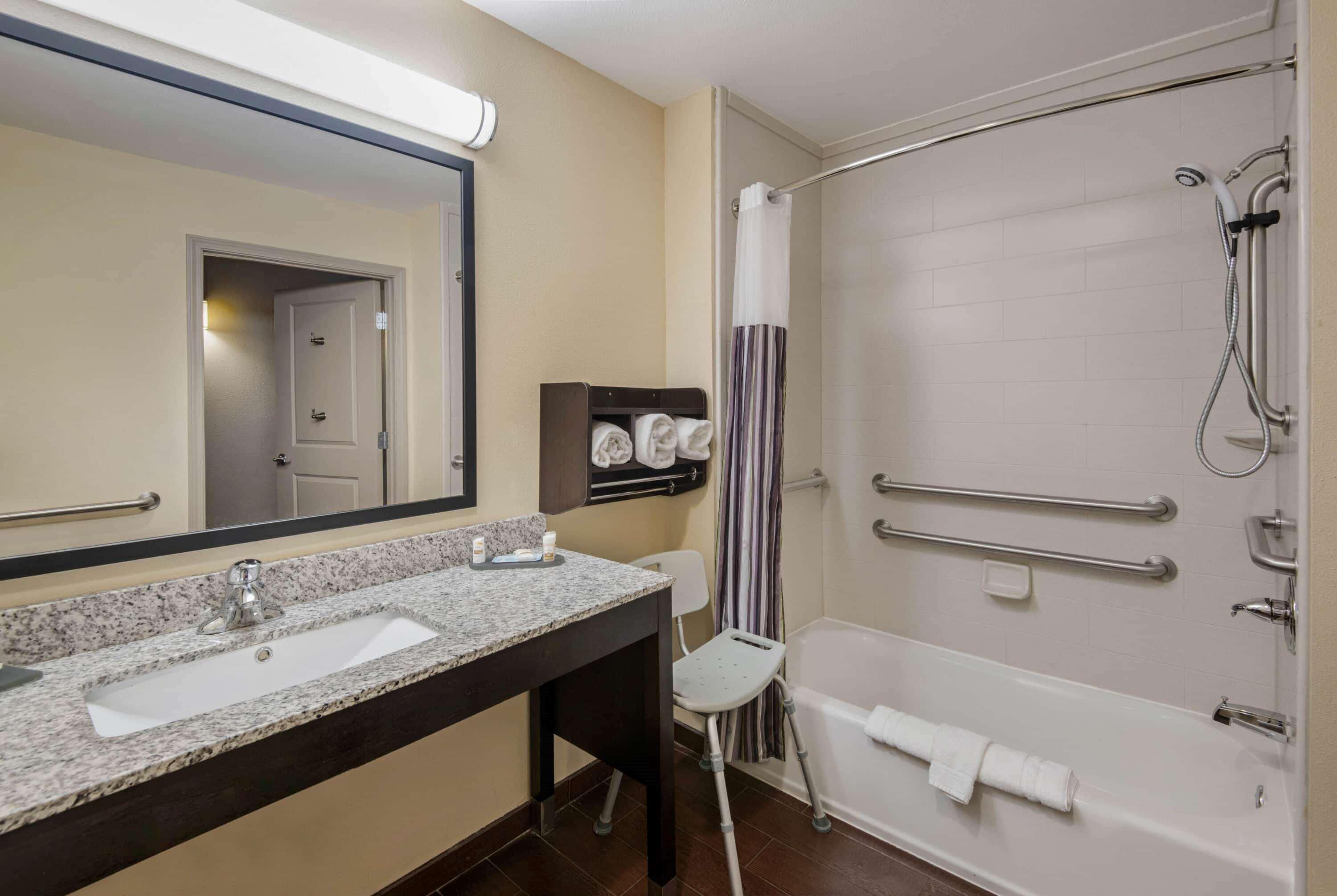 La Quinta Inn & Suites By Wyndham Durant Exteriör bild