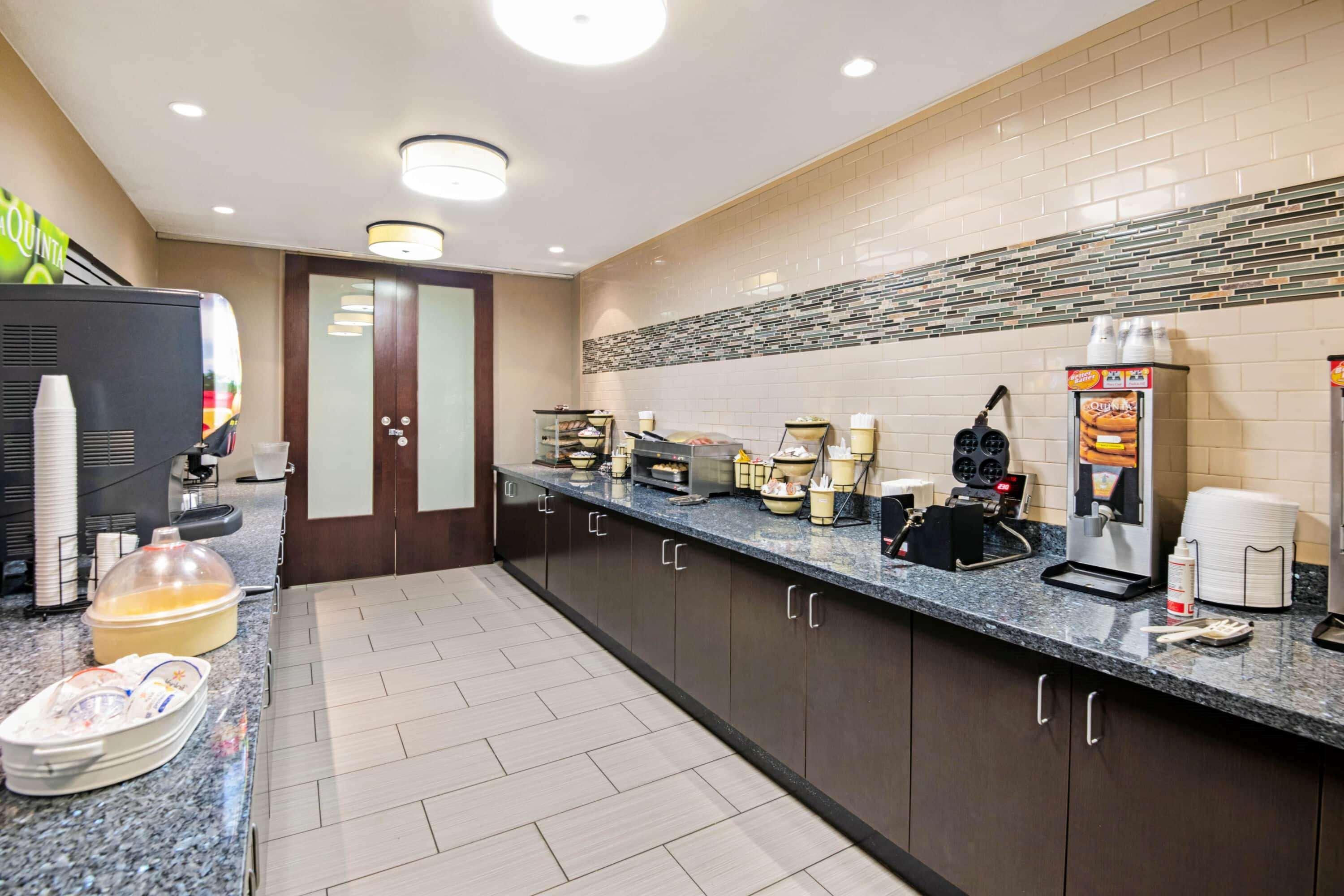 La Quinta Inn & Suites By Wyndham Durant Exteriör bild